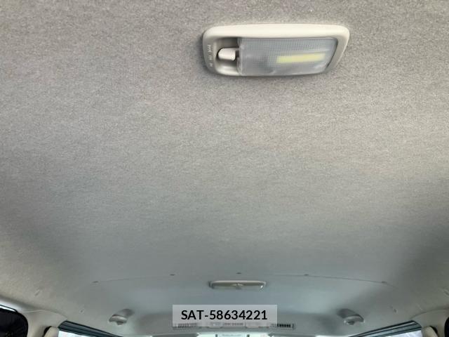 Toyota HIACE VAN 2018-11 8369462-24