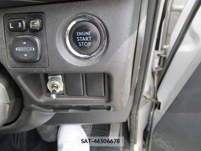 Toyota HIACE VAN 2015-09 8369467-11