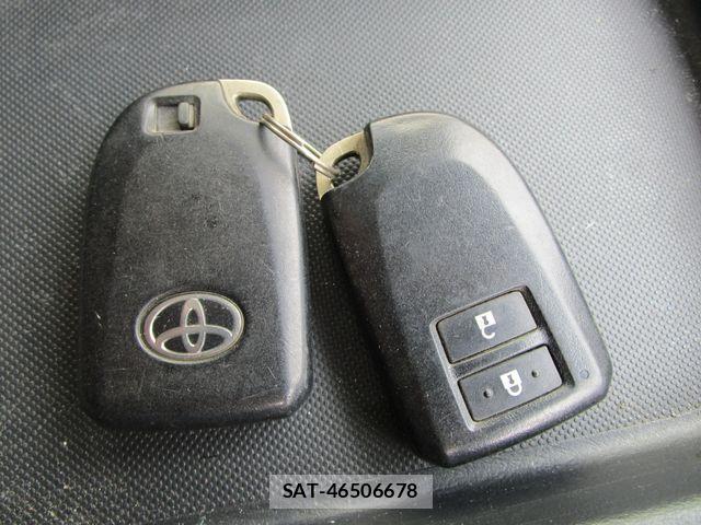 Toyota HIACE VAN 2015-09 8369467-15