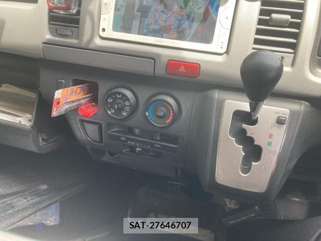 Toyota HIACE VAN 2013-08 8369470-11