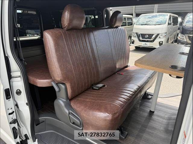 Toyota HIACE VAN 2023-07 8369455-9