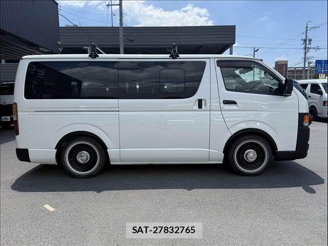 Toyota HIACE VAN 2023-07 8369455-12