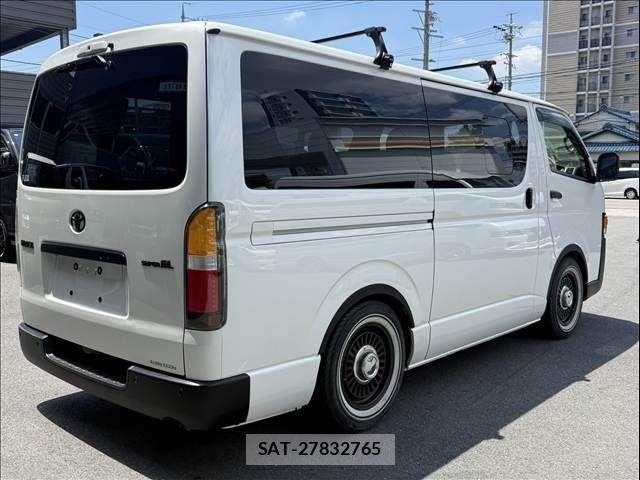Toyota HIACE VAN 2023-07 8369455-14