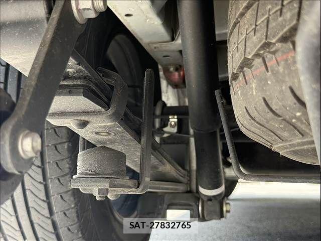 Toyota HIACE VAN 2023-07 8369455-20