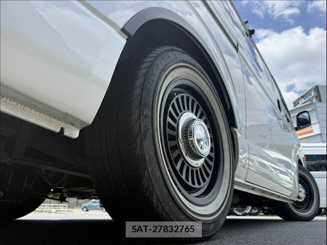 Toyota HIACE VAN 2023-07 8369455-23