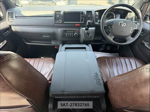 Toyota HIACE VAN 2023-07 8369455-3