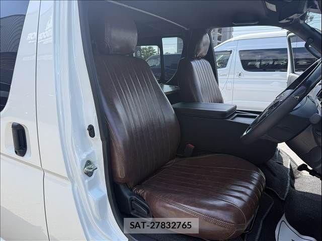 Toyota HIACE VAN 2023-07 8369455-8