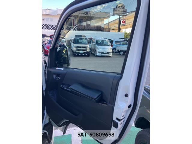 Toyota HIACE VAN 2023-01 8369451-10