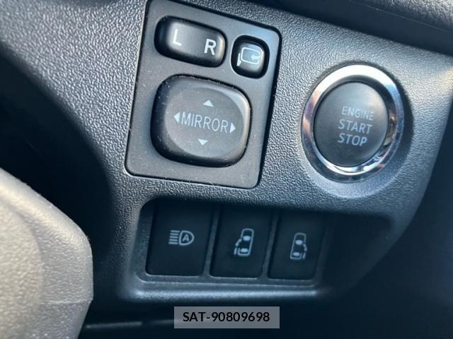 Toyota HIACE VAN 2023-01 8369451-12
