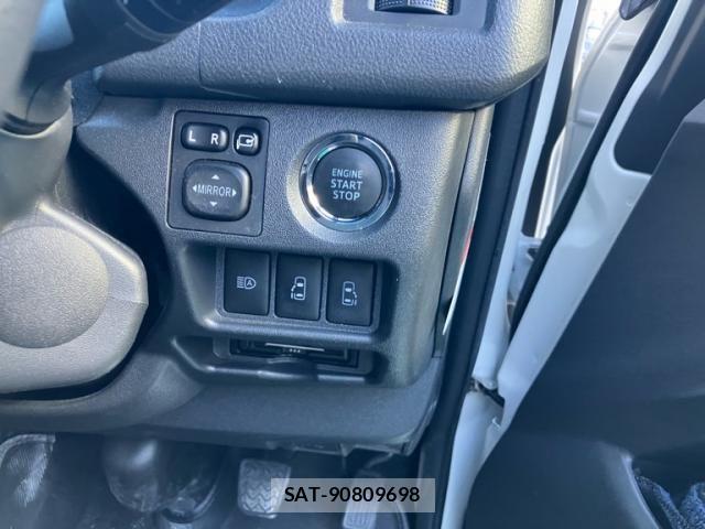 Toyota HIACE VAN 2023-01 8369451-13