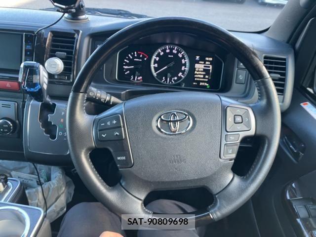 Toyota HIACE VAN 2023-01 8369451-15