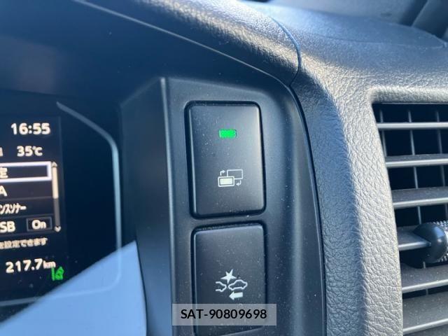 Toyota HIACE VAN 2023-01 8369451-19