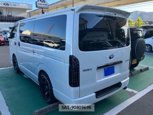 Toyota HIACE VAN 2023-01 8369451-7