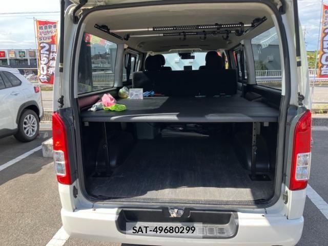 Toyota HIACE VAN 2020-07 8369459-11