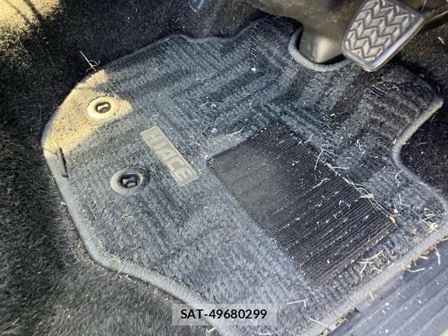 Toyota HIACE VAN 2020-07 8369459-23