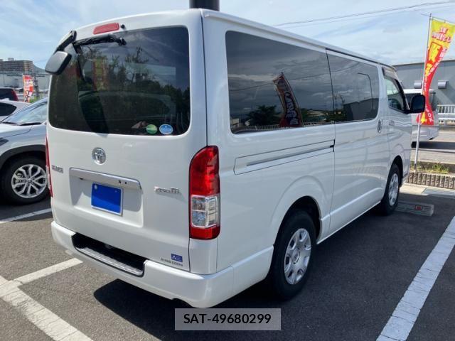 Toyota HIACE VAN 2020-07 8369459-2
