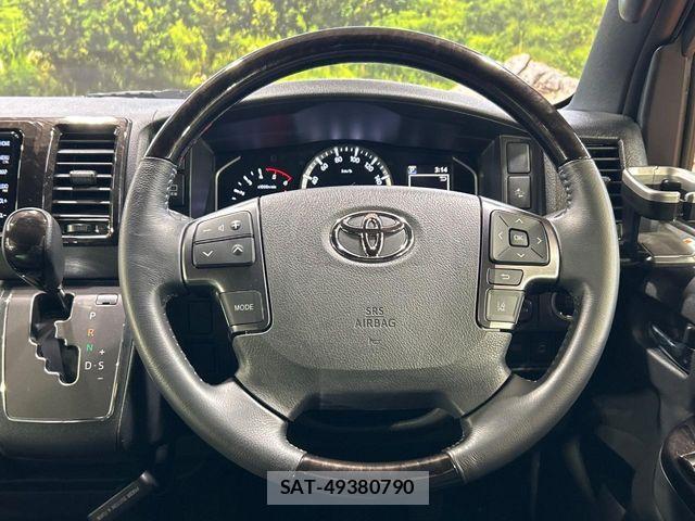 Toyota HIACE VAN 2022-12 8369449-10