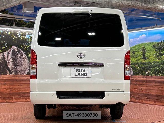 Toyota HIACE VAN 2022-12 8369449-14