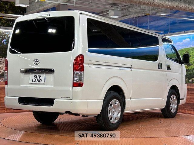 Toyota HIACE VAN 2022-12 8369449-16