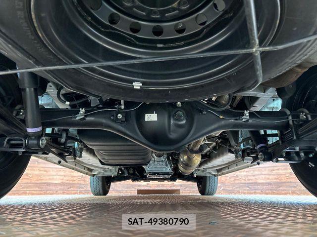 Toyota HIACE VAN 2022-12 8369449-18