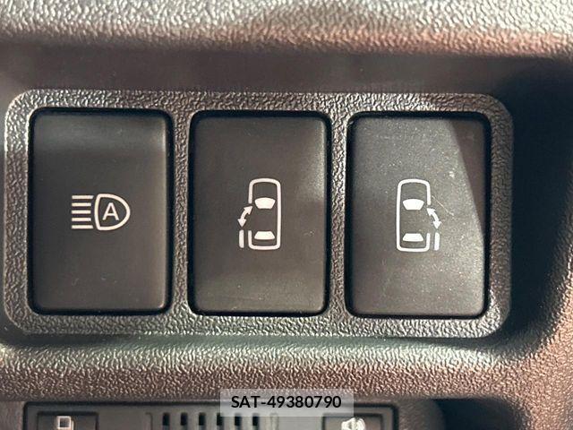 Toyota HIACE VAN 2022-12 8369449-5