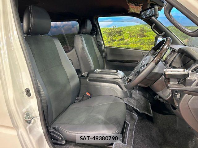 Toyota HIACE VAN 2022-12 8369449-7