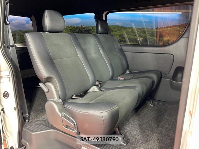 Toyota HIACE VAN 2022-12 8369449-8