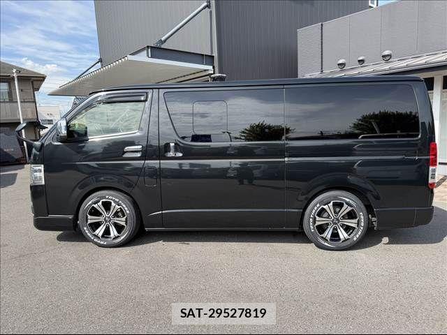 Toyota HIACE VAN 2022-07 8369452-13