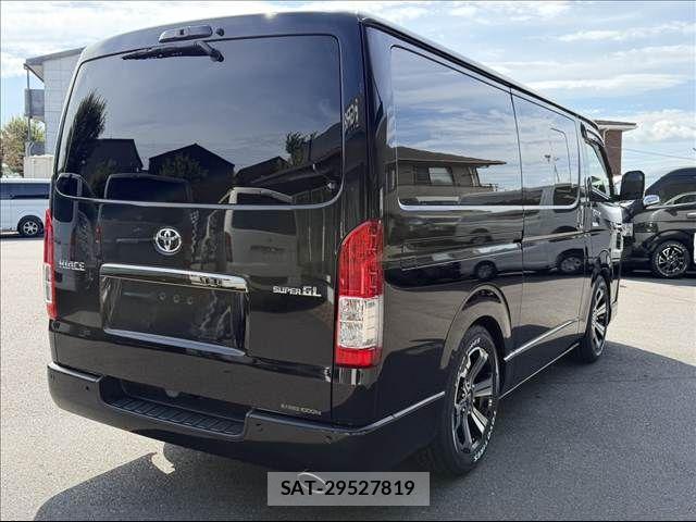Toyota HIACE VAN 2022-07 8369452-14