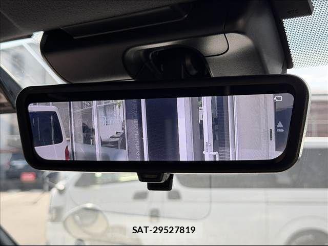 Toyota HIACE VAN 2022-07 8369452-17