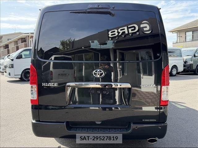 Toyota HIACE VAN 2022-07 8369452-2