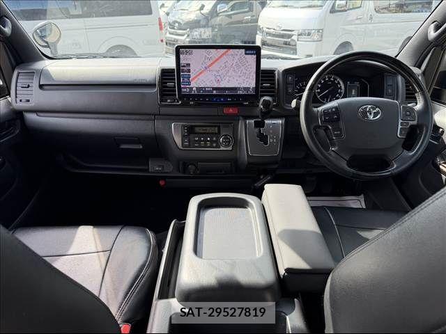 Toyota HIACE VAN 2022-07 8369452-3