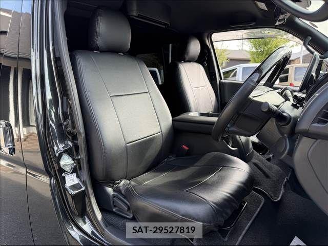 Toyota HIACE VAN 2022-07 8369452-6