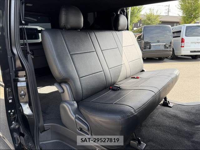Toyota HIACE VAN 2022-07 8369452-7