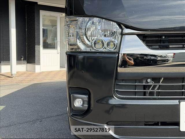 Toyota HIACE VAN 2022-07 8369452-8