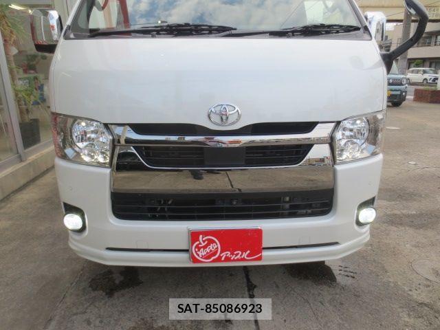 Toyota HIACE VAN 2021-05 8369463-3