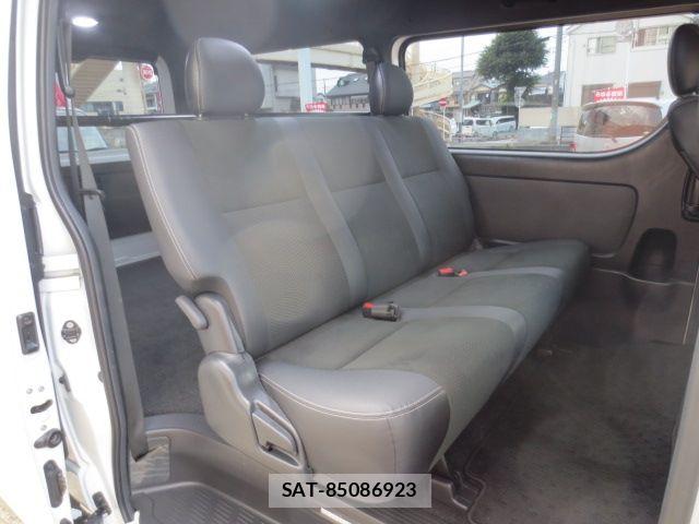 Toyota HIACE VAN 2021-05 8369463-5