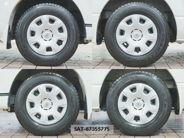 Toyota HIACE VAN 2019-12 8372297-6