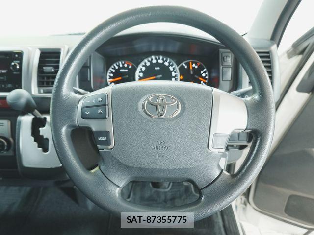 Toyota HIACE VAN 2019-12 8372297-8