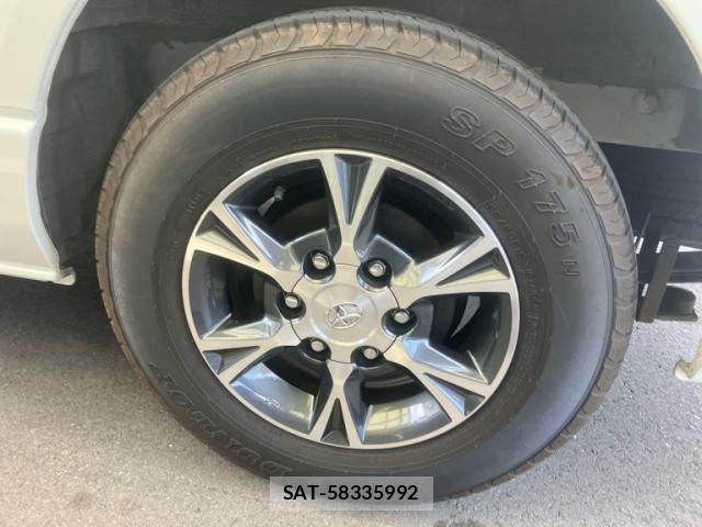 Toyota HIACE VAN 2021-05 8372294-9
