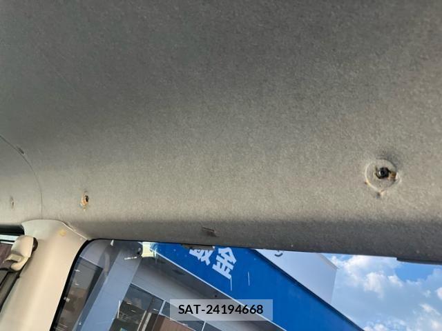 Toyota HIACE VAN 2012-09 8372298-10