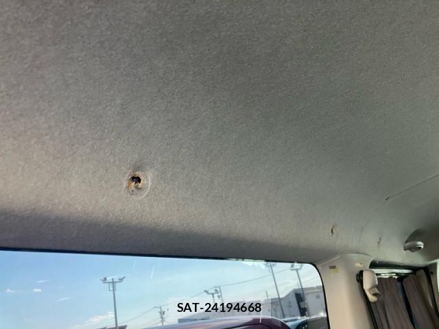 Toyota HIACE VAN 2012-09 8372298-11