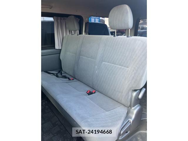 Toyota HIACE VAN 2012-09 8372298-12