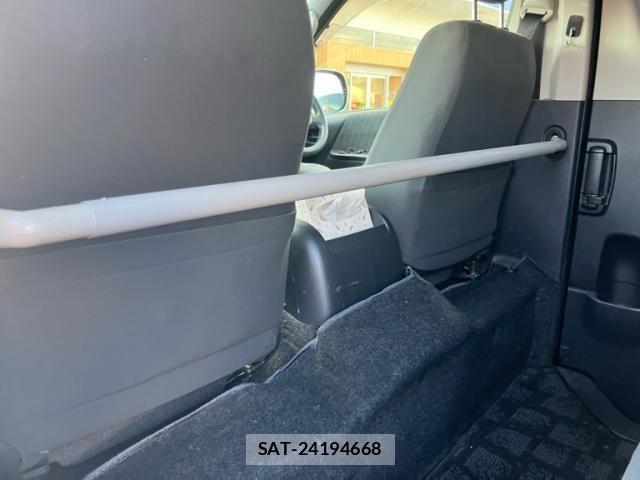 Toyota HIACE VAN 2012-09 8372298-14