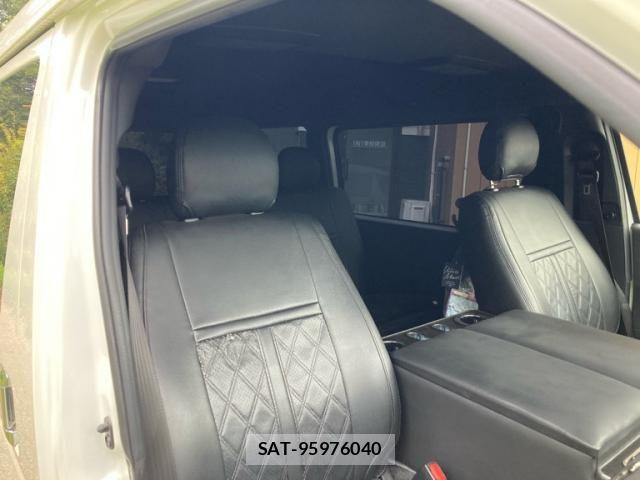 Toyota HIACE VAN 2022-05 8372295-10