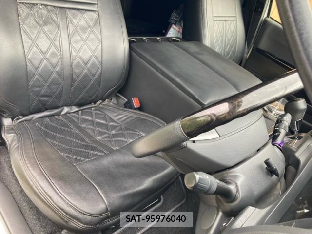 Toyota HIACE VAN 2022-05 8372295-11