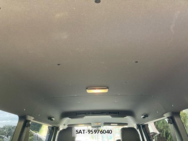 Toyota HIACE VAN 2022-05 8372295-15