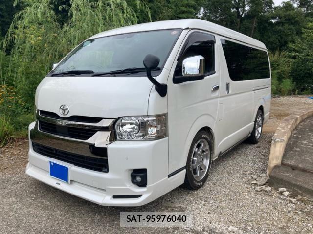 Toyota HIACE VAN 2022-05 8372295-1