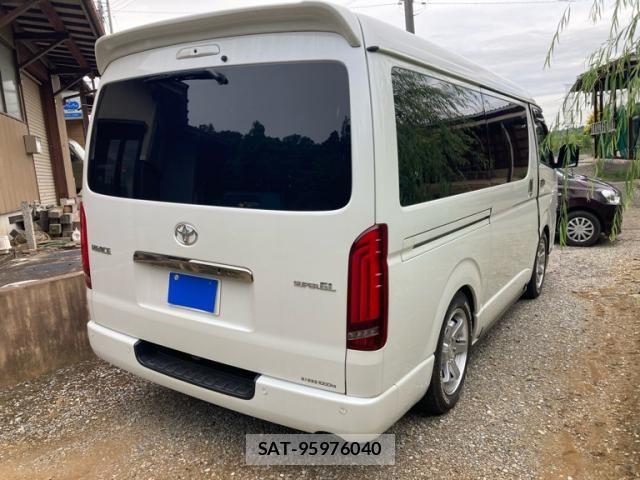 Toyota HIACE VAN 2022-05 8372295-3