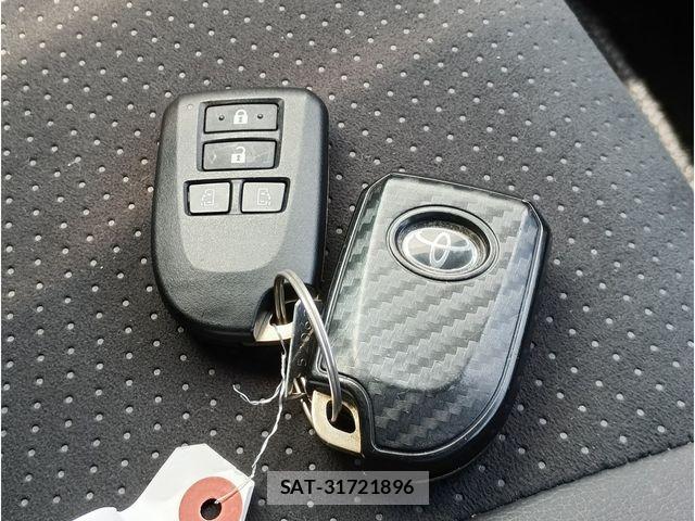 Toyota HIACE VAN 2022-04 8372299-10